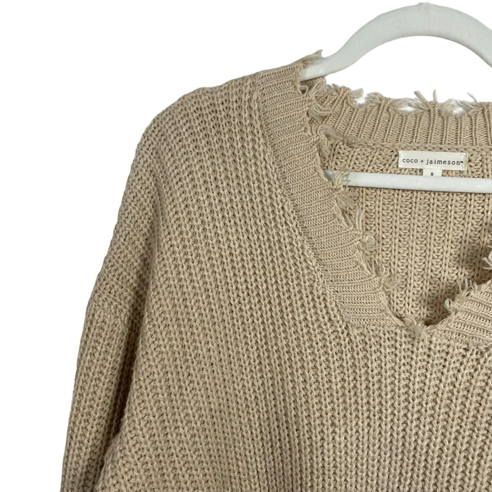 Coco + Jaimeson Cable Knit V-Neck Fringe Sweater in Tan Size S - Picture 5 of 10